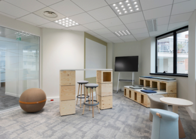 Travaux d'aménagement bureaux - Espace de travail collaboratif